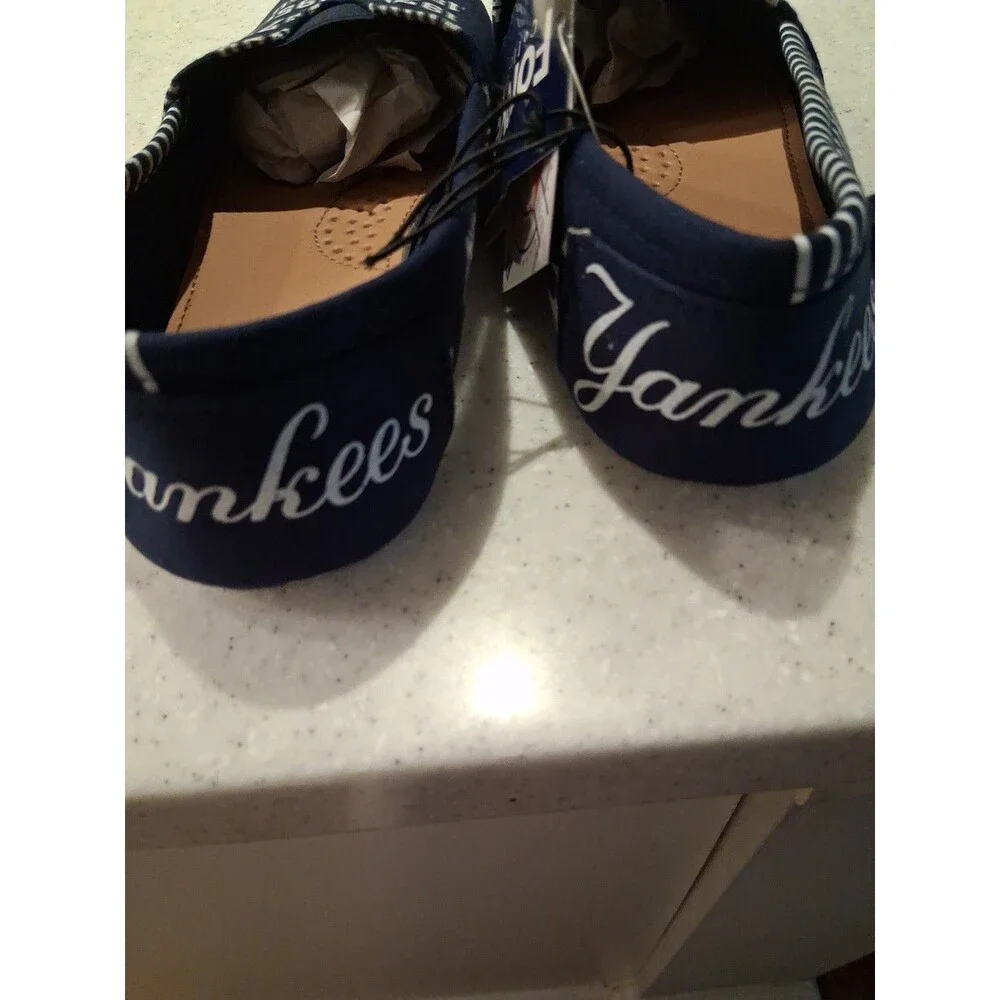 MLB New York Yankees Women's Canvas Slip-On Flats Blue/White US S 5-6